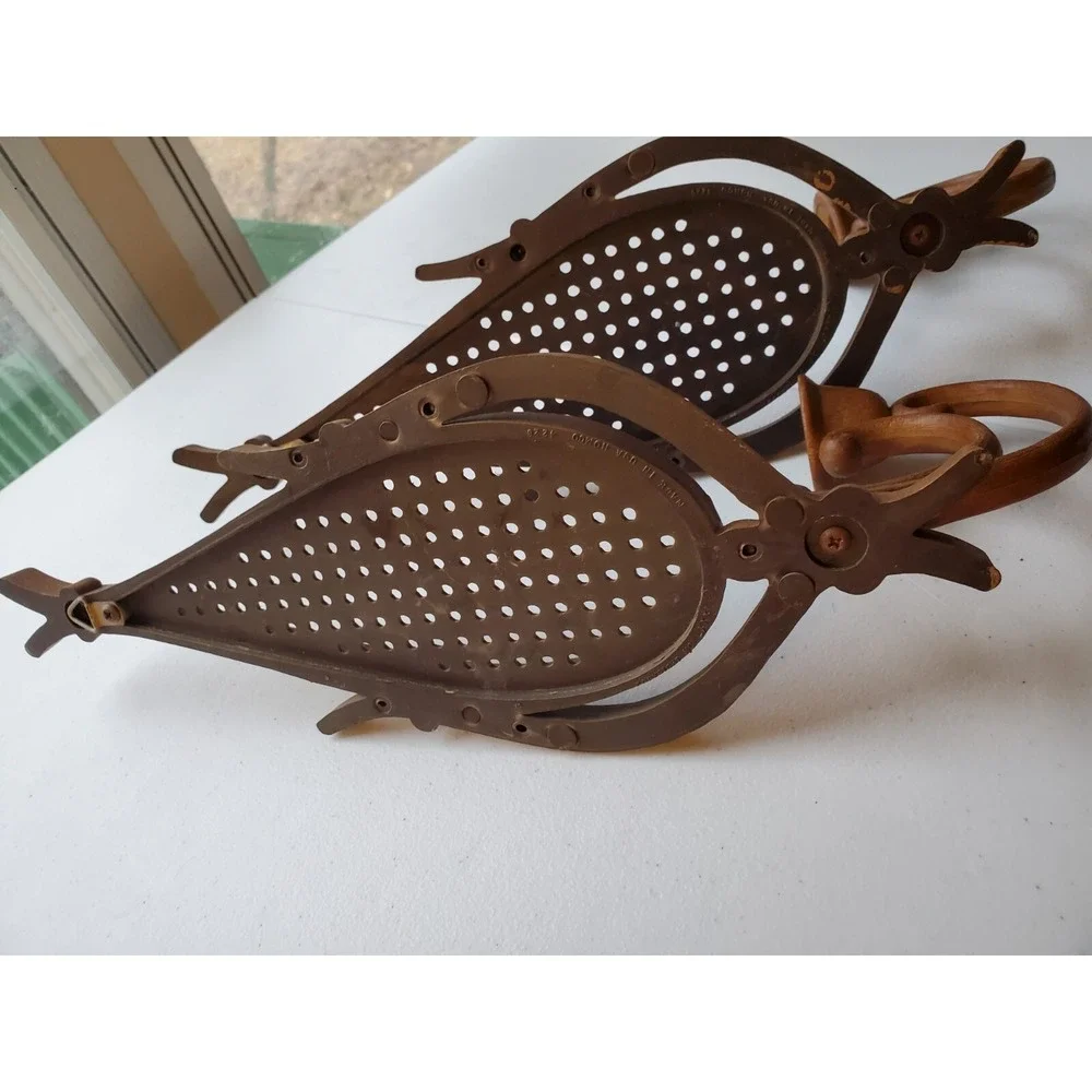 Homco Rattan Wicker 2 Teardrop Wall Candle Holders & 2 Picture 1980s